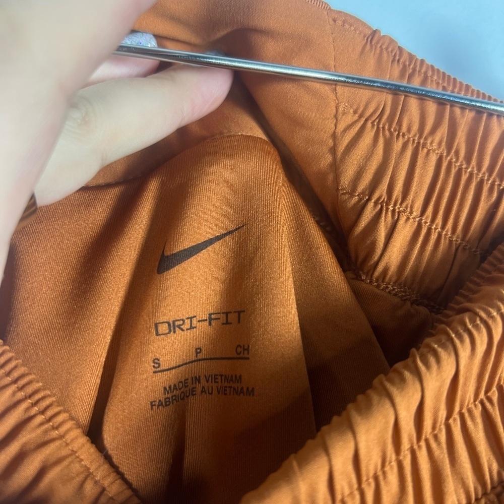 Nike One Dri-FIT Ultra High-Waisted Brief-Lined Shorts Small - Picture 5 of 6